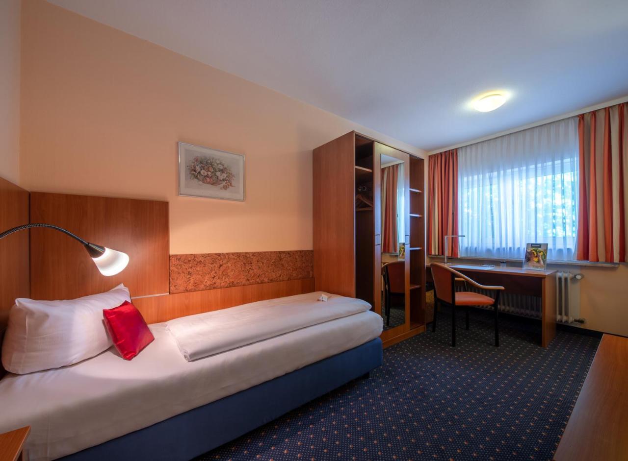 Parkhotel Obertshausen Buitenkant foto