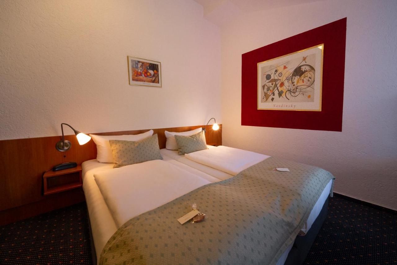 Parkhotel Obertshausen Buitenkant foto