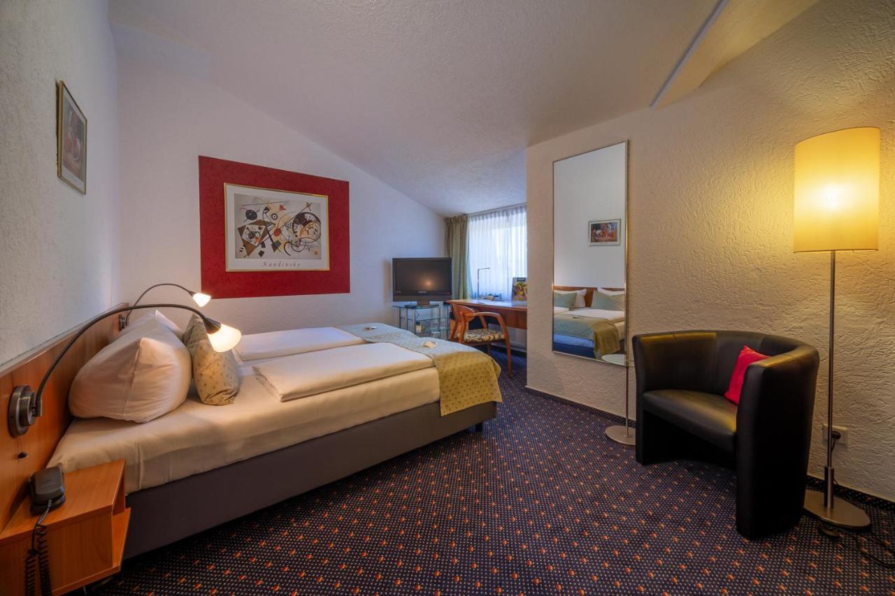 Parkhotel Obertshausen Buitenkant foto